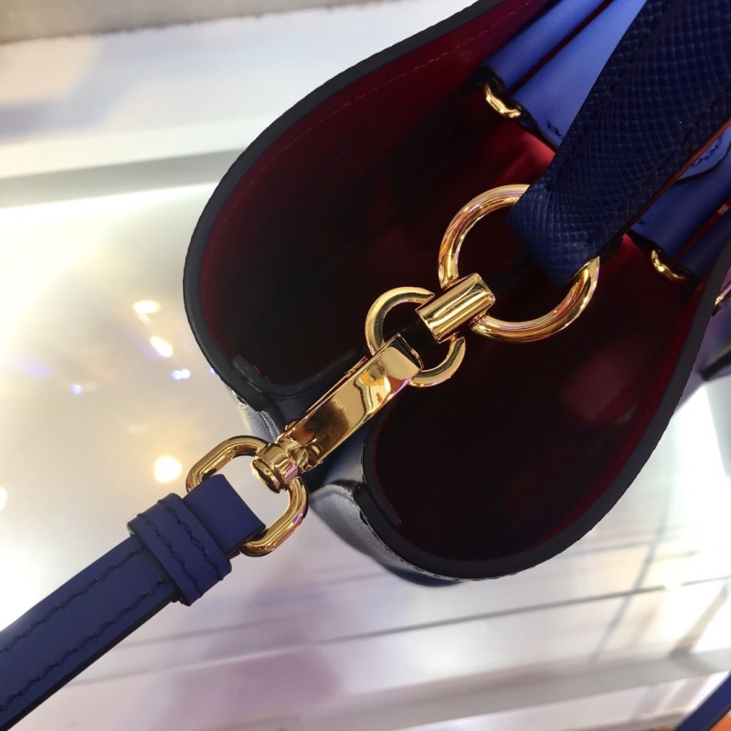 Pra*a top handle bags